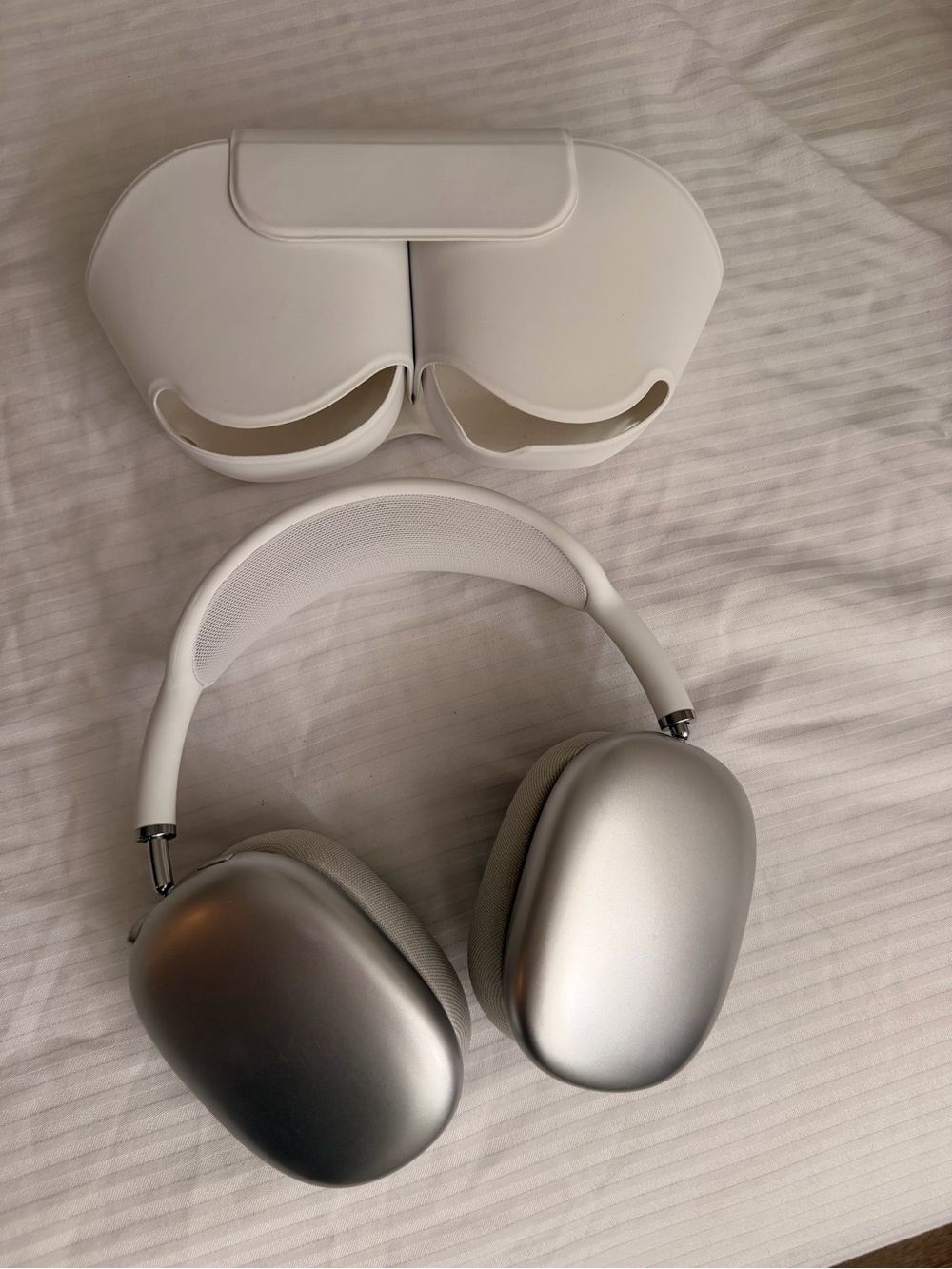 ✅ AirPod Pro Max - Silver